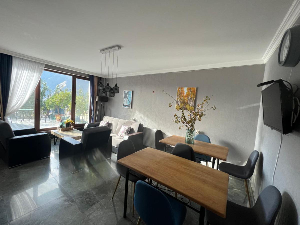 Up Hotel Kazbegi Ngoại thất bức ảnh