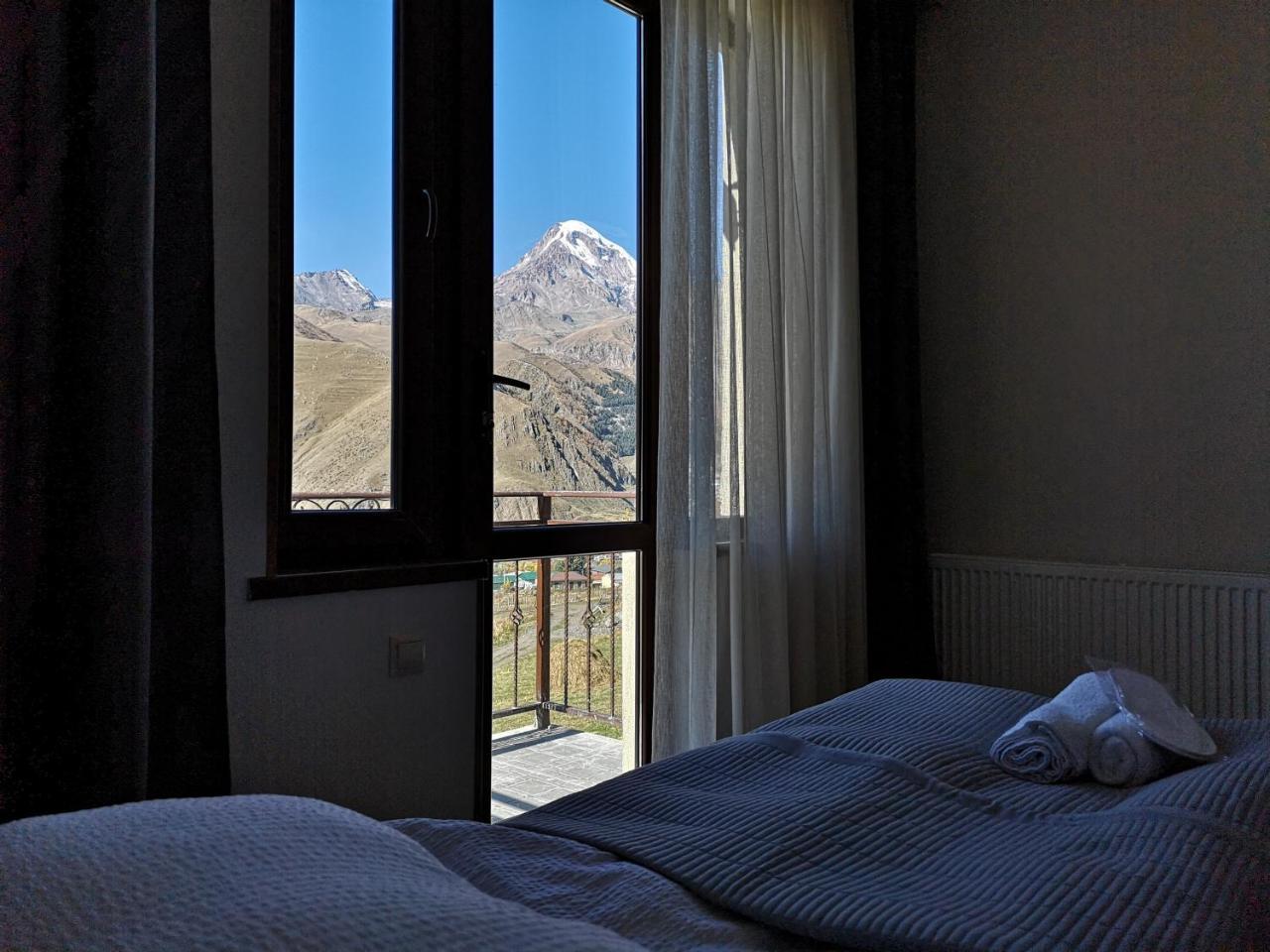 Up Hotel Kazbegi Ngoại thất bức ảnh