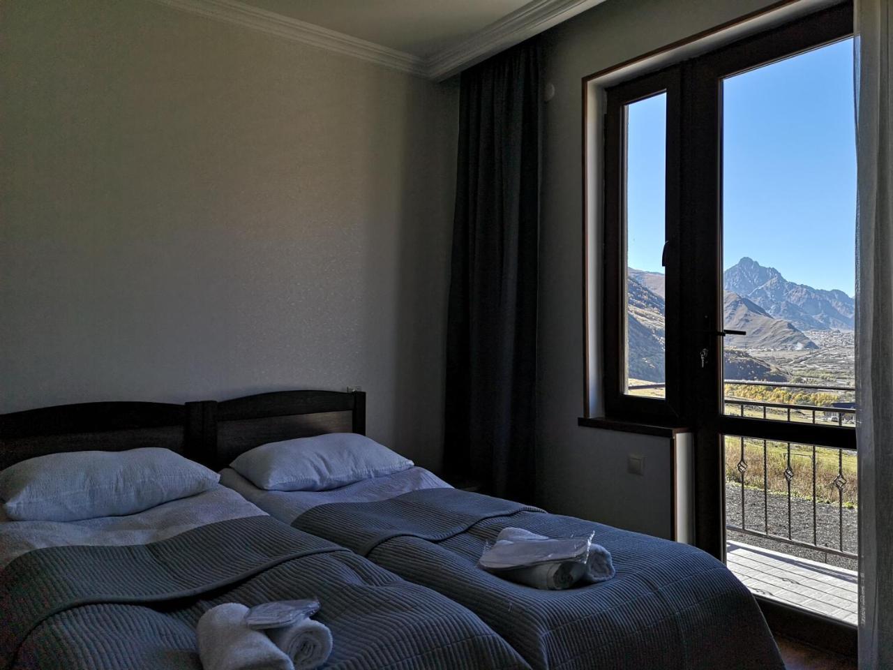 Up Hotel Kazbegi Ngoại thất bức ảnh
